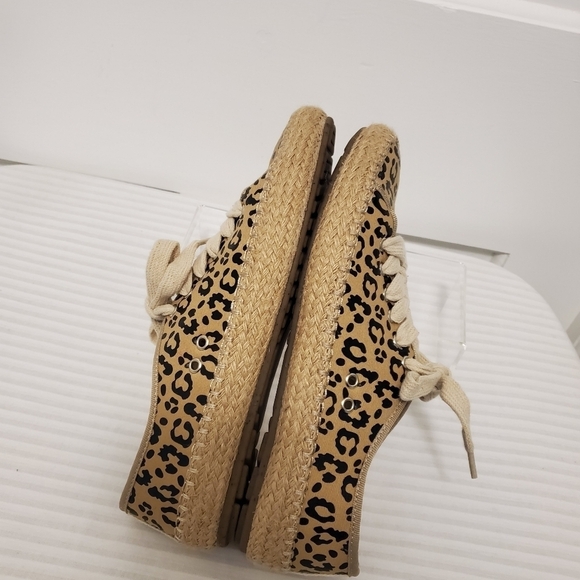 EMU Australia Agonis Leopard Print Sneaker Flats, Size 9, Laceup Ret. $80 - Picture 4 of 11